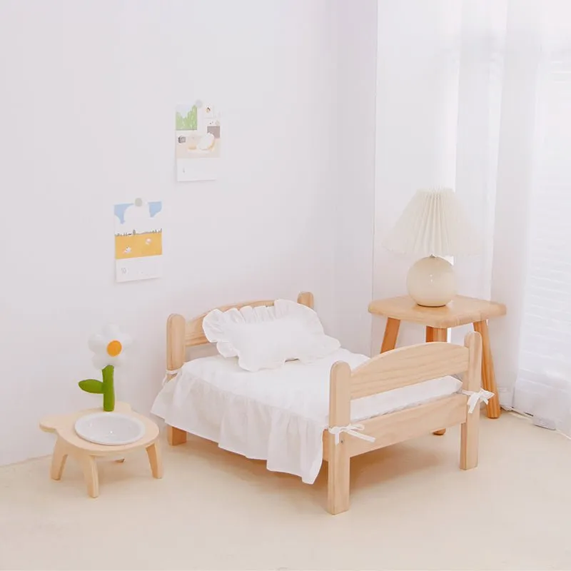 Sweet Dream Natural Wood Pet Bed With White Quilt Set